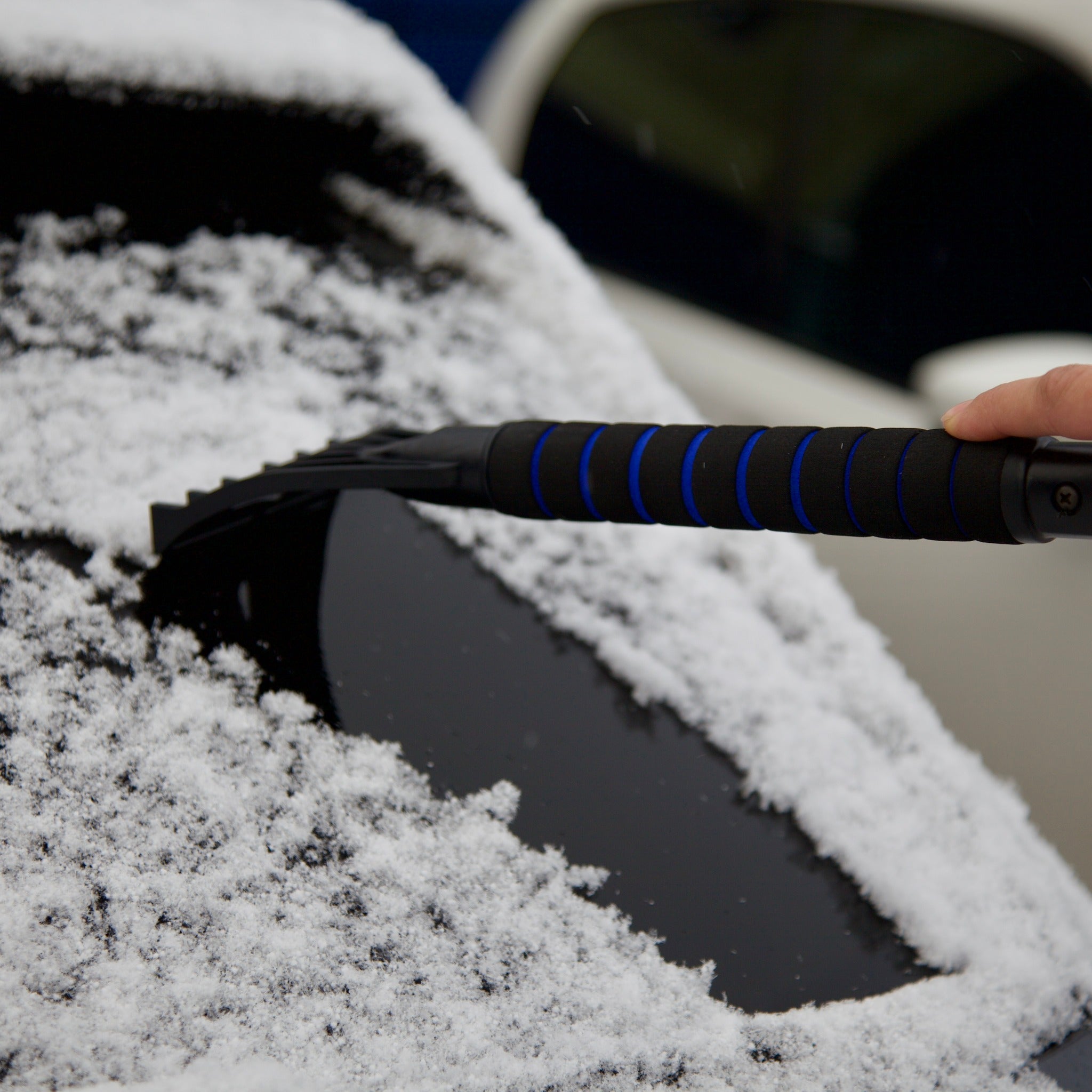 Isklubba med borste (62 cm)