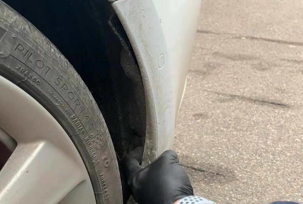 Bag skærmkasser på Tesla Model 3