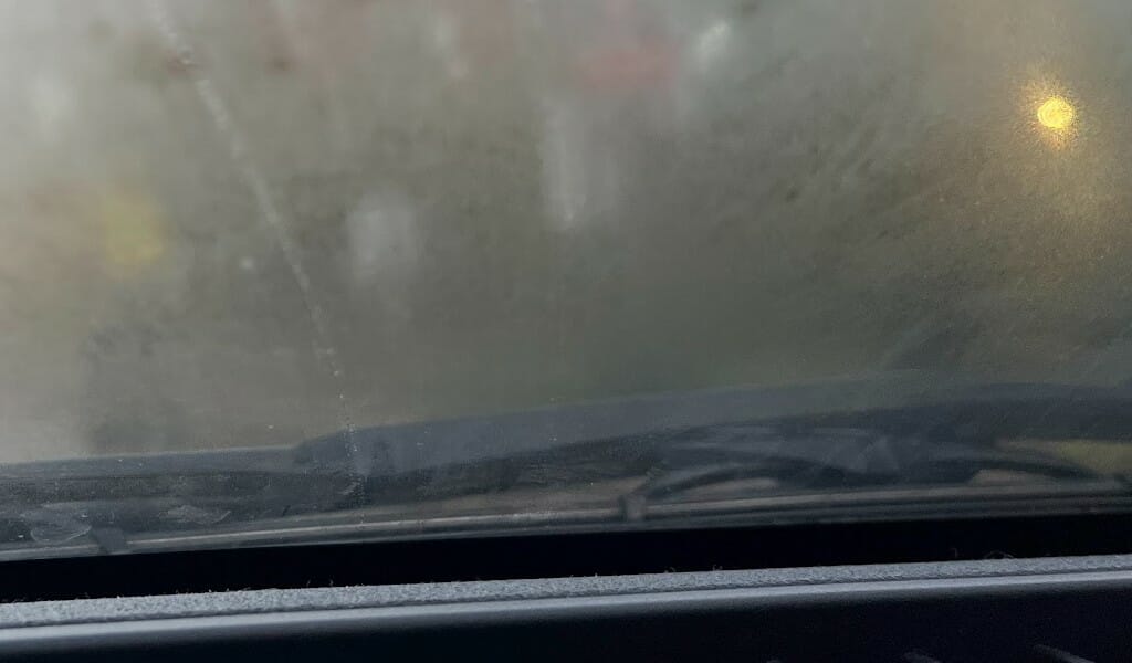 Fugt i bilen