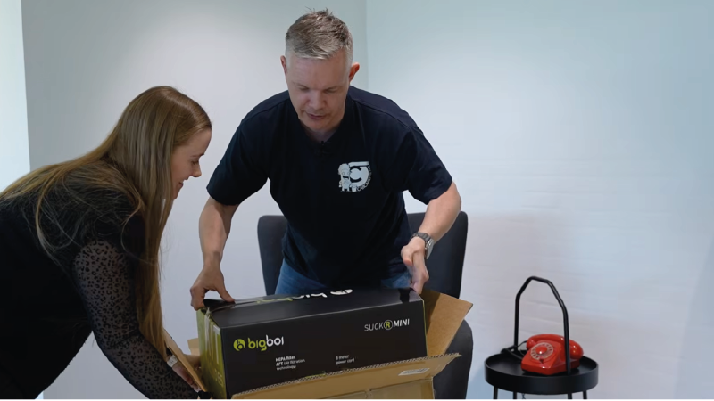 Unboxing av BigBoi SuckR Mini